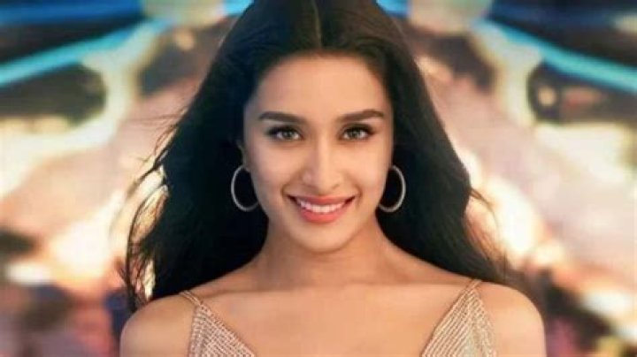 Dive Into The Height Of Shraddha Kapoor In Cm