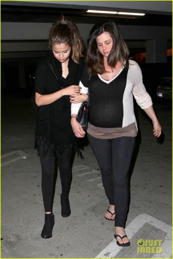 Exploring The "Selena Gomez Pregnant" Rumors