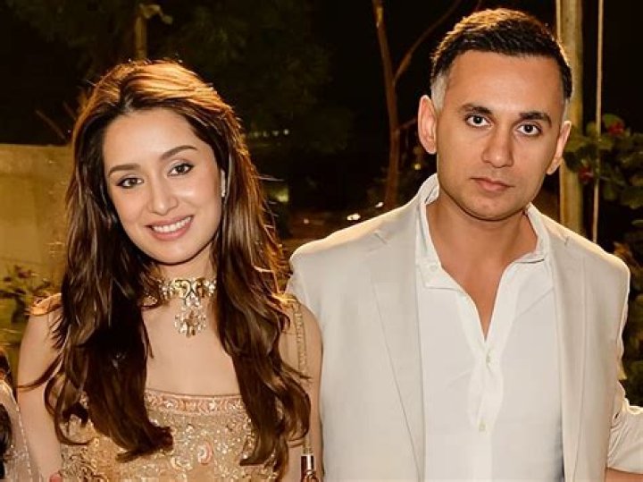 Unraveling Shraddha Kapoor's Height: Uncover Surprising Insights