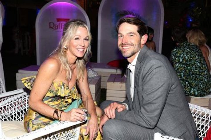 Unveiling The Secrets Of Jennie Garth And David Abrams' Enduring Bond